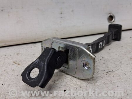 ФОТО Ограничитель двери передний левый для Mazda 3 BM/BN (2013-2019) (III) Киев