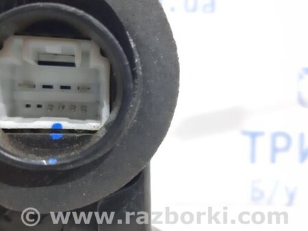 ФОТО Замок двери передний правый для Toyota Camry 50 XV55 (04.2014-07.2018)  Киев