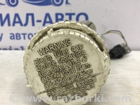 ФОТО Бачок главного тормозного цилиндра для Mitsubishi Pajero Sport (96-09) Киев