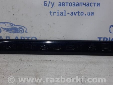 ФОТО Накладка двери для Mitsubishi Pajero Sport (96-09) Киев