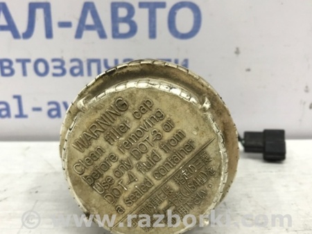 ФОТО Бачок главного тормозного цилиндра для Mitsubishi Pajero Sport (96-09) Киев