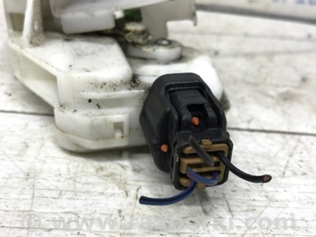 ФОТО Замок двери передний правый для Mitsubishi Pajero Sport (96-09) Киев