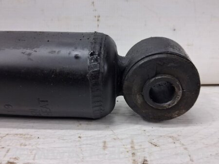 ФОТО Амортизатор передний для Mitsubishi Pajero Sport (96-09) Киев