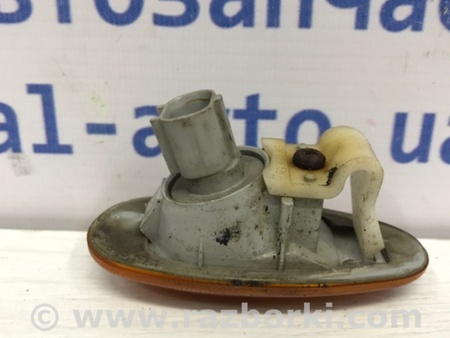 ФОТО Повторитель поворотника для Mitsubishi Pajero Sport (96-09) Київ