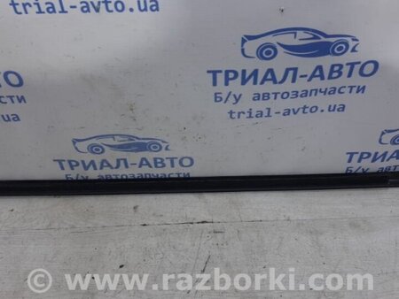 ФОТО Молдинг стекла двери передний для Mitsubishi Outlander Киев