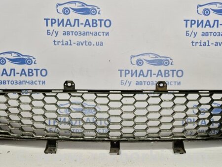 ФОТО Решетка бампера центральная для Mitsubishi L200 (06-14) Киев
