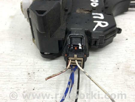 ФОТО Замок двери передний правый для Mitsubishi L200 (06-14) Київ