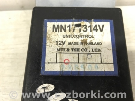 ФОТО Блок управления полным приводом для Mitsubishi L200 (06-14) Київ