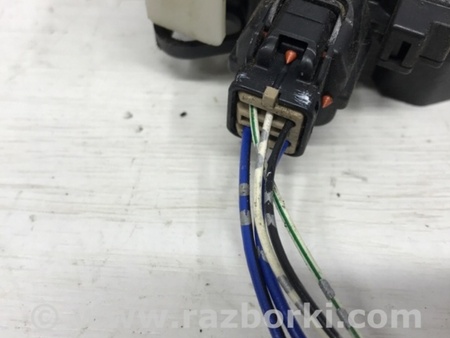 ФОТО Замок двери передний правый для Mitsubishi L200 (06-14) Киев