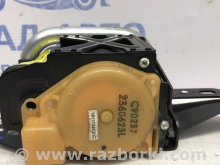 ФОТО Ремень безопасности передний левый для Mitsubishi L200 (06-14) Киев