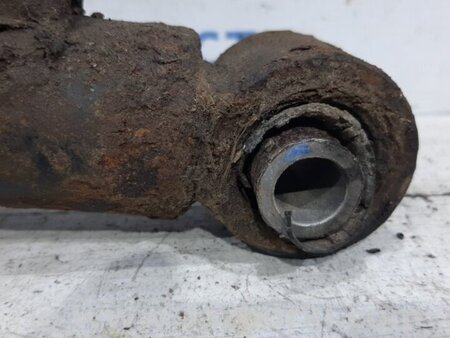 ФОТО Амортизатор передний правый для Mitsubishi L200 (06-14) Киев