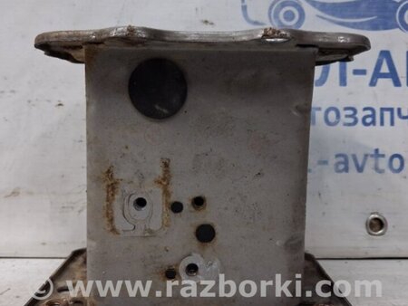 ФОТО Кронштейн усилителя переднего бампера для KIA Ceed Киев