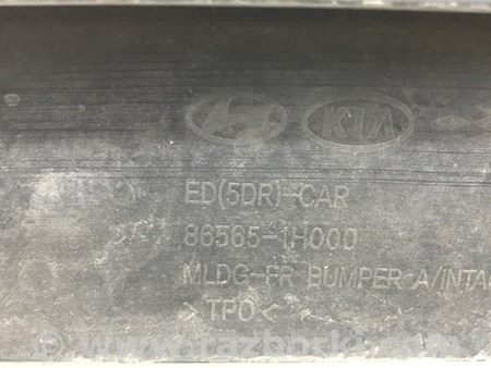 ФОТО Решетка бампера центральная для KIA Ceed Київ