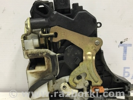 ФОТО Замок двери передний правый для Mitsubishi L200 (06-14) Киев