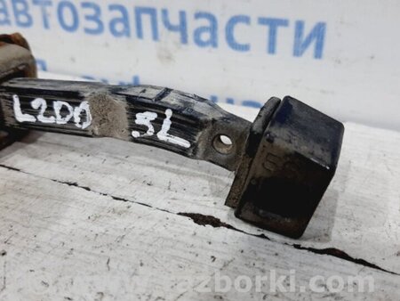 ФОТО Ограничитель двери задний левый для Mitsubishi L200 (06-14) Киев