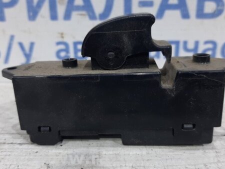ФОТО Кнопка стеклоподъемника для Mitsubishi L200 (06-14) Киев