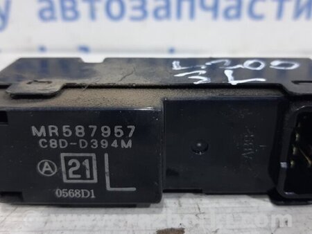 ФОТО Кнопка стеклоподъемника для Mitsubishi L200 (06-14) Киев