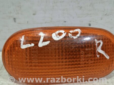 ФОТО Повторитель поворотника для Mitsubishi L200 (06-14) Киев