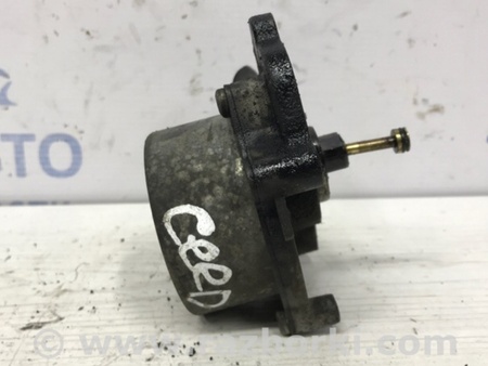 ФОТО Насос вакуумный для KIA Ceed Киев