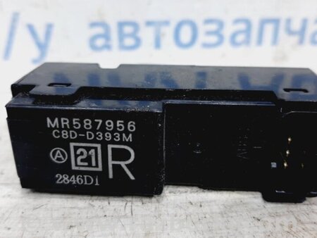 ФОТО Кнопка стеклоподъемника для Mitsubishi L200 (06-14) Київ