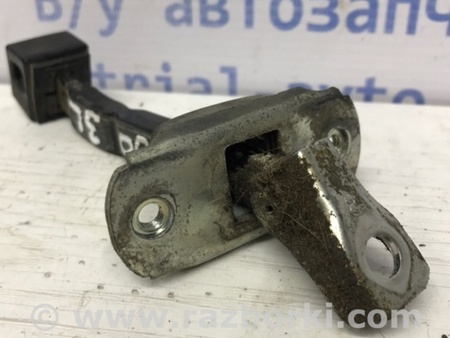 ФОТО Ограничитель двери задний левый для Mitsubishi L200 (06-14) Киев