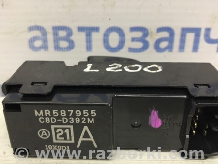 ФОТО Кнопка стеклоподъемника для Mitsubishi L200 (06-14) Киев