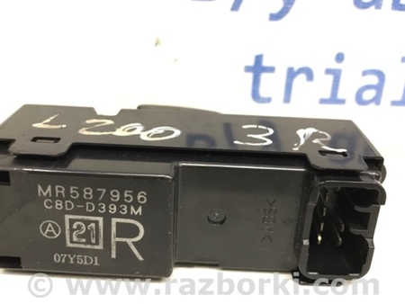ФОТО Кнопка стеклоподъемника для Mitsubishi L200 (06-14) Киев