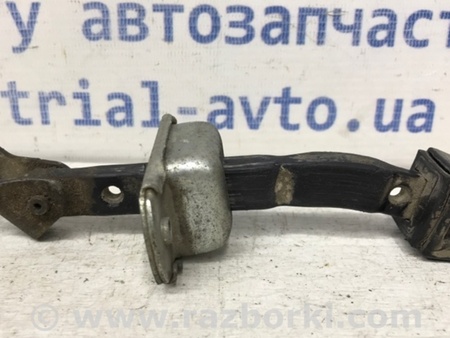ФОТО Ограничитель двери задний левый для Mitsubishi L200 (06-14) Киев