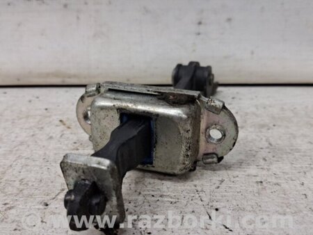 ФОТО Ограничитель двери передний правый для Nissan Qashqai (07-14) Киев