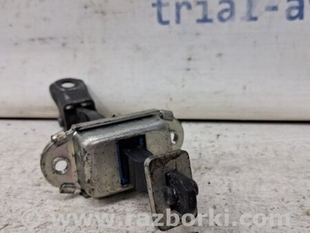 ФОТО Ограничитель двери передний левый для Nissan Qashqai (07-14) Киев