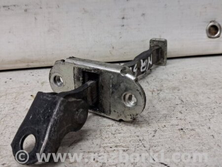 ФОТО Ограничитель двери задний правый для Nissan Qashqai (07-14) Киев