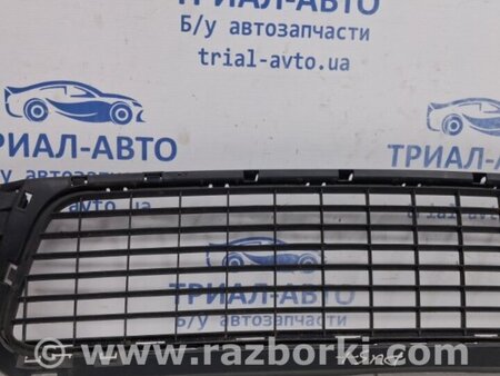 ФОТО Решетка бампера центральная для Dacia Duster Киев