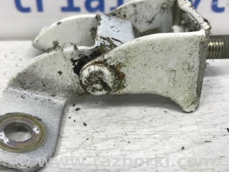 ФОТО Петля крышки багажника для Nissan Juke (10-19) Київ