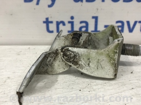 ФОТО Петля крышки багажника для Nissan Juke (10-19) Киев