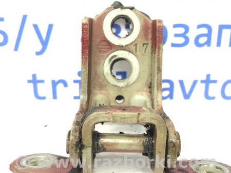 ФОТО Петля двери передней правой для Nissan Juke (10-19) Киев