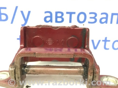 ФОТО Петля двери задней правой для Nissan Juke (10-19) Киев