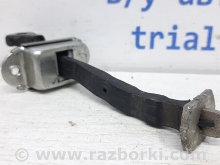 ФОТО Ограничитель двери задний правый для Nissan Juke (10-19) Киев