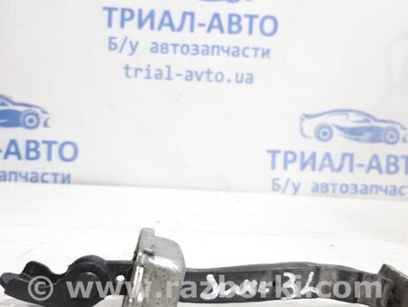 ФОТО Ограничитель двери задний левый для Nissan Juke (10-19) Киев