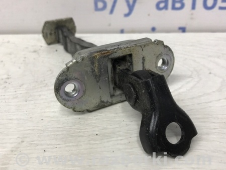 ФОТО Ограничитель двери задний правый для Nissan Juke (10-19) Киев