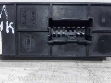 ФОТО Кнопка стеклоподъемника для Nissan Juke (10-19) Киев