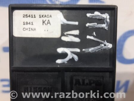 ФОТО Кнопка стеклоподъемника для Nissan Juke (10-19) Киев