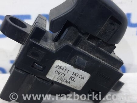 ФОТО Кнопка стеклоподъемника для Nissan Juke (10-19) Київ