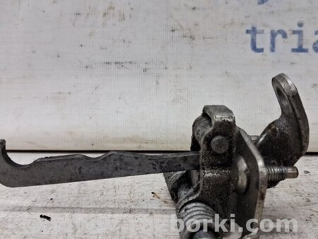 ФОТО Ограничитель двери задний правый для Dacia Duster Киев