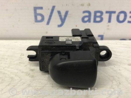 ФОТО Кнопка стеклоподъемника для Nissan Juke (10-19) Киев