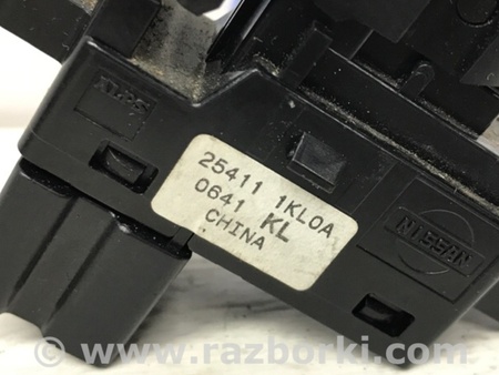 ФОТО Кнопка стеклоподъемника для Nissan Juke (10-19) Киев