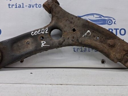 ФОТО Рычаг правый для KIA Ceed Киев