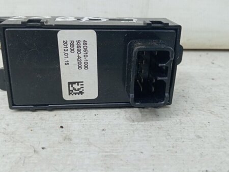 ФОТО Кнопка стеклоподъемника для KIA Ceed Київ