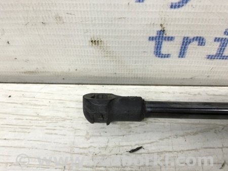 ФОТО Амортизатор крышки багажника для Nissan Qashqai/Roque Sport (2014-2017) Киев