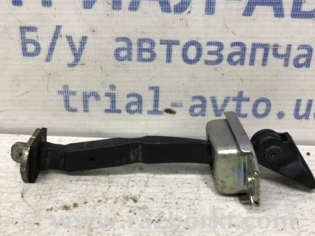 ФОТО Ограничитель двери передний правый для Nissan Qashqai/Roque Sport (2014-2017) Киев