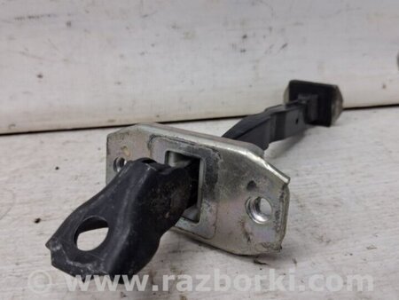 ФОТО Ограничитель двери передний левый для Nissan Qashqai/Roque Sport (2014-2017) Киев